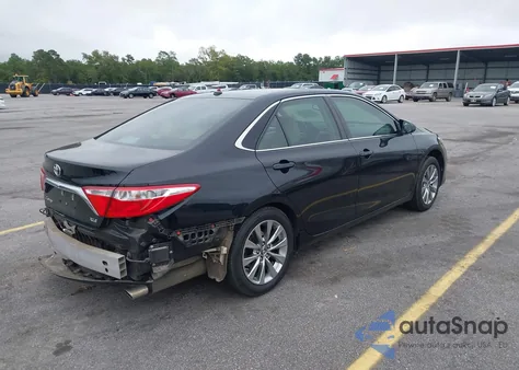2015 Toyota Camry Xle z USA, uszkodzony, nr VIN 4T1BF1FK3FU924578